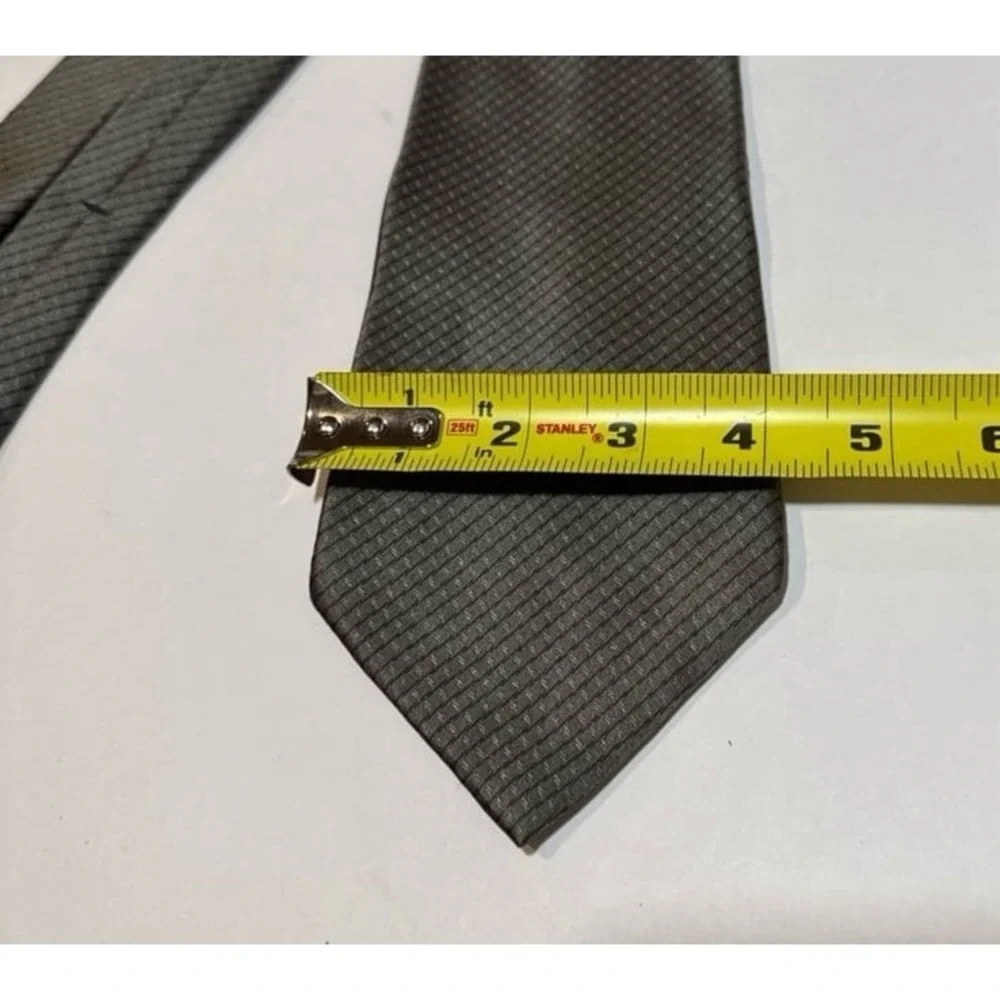 Zylos Gold George Machado 100% Silk‎ Necktie